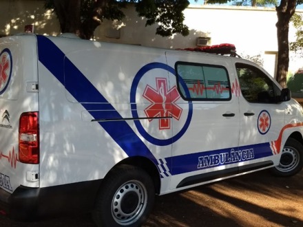 Munic�pio investe R$130 mil e adquire ambul�ncia para transporte de pacientes