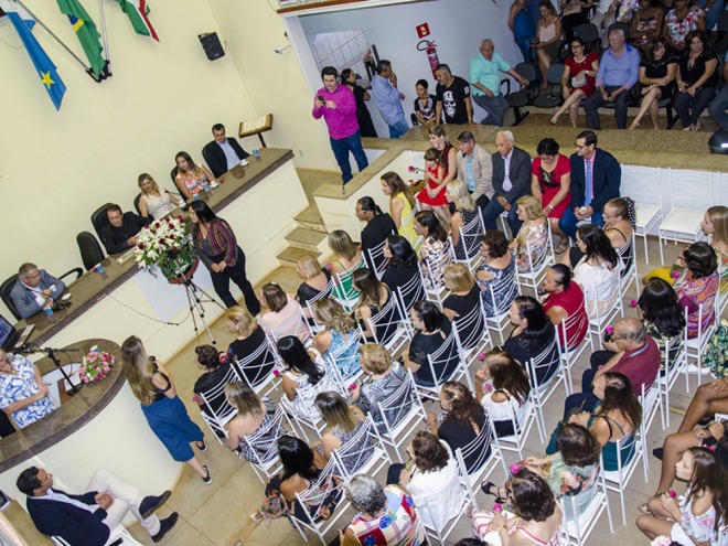  Evento premia mulheres destaques da sociedade paranaibense 